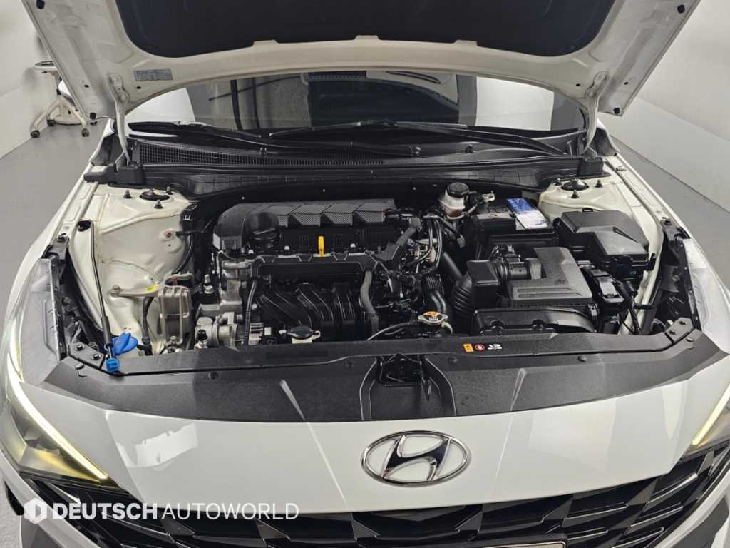 Hyundai Avante — photo 06