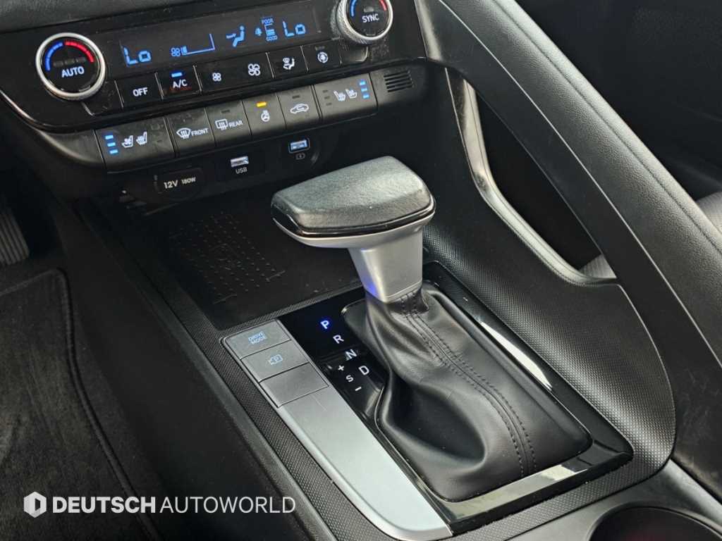 Hyundai Avante — photo 09