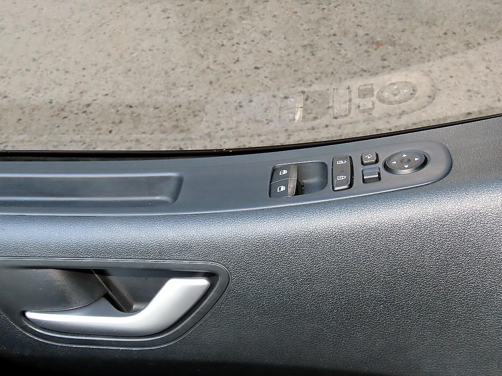 Hyundai Staria — photo 12