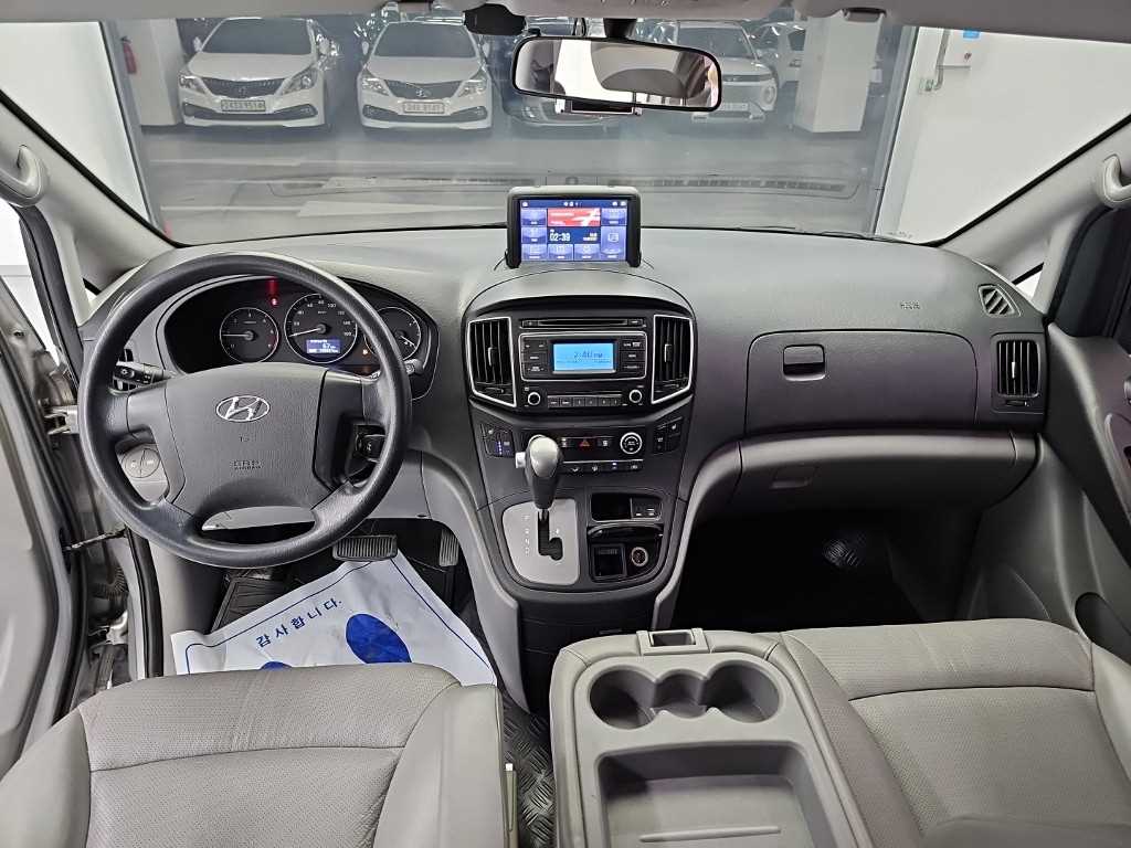 Hyundai Starex — photo 07