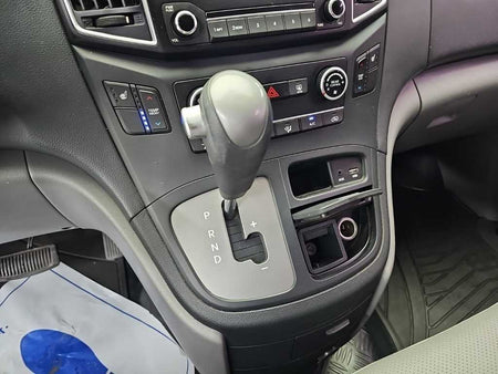 Hyundai Starex — photo 08