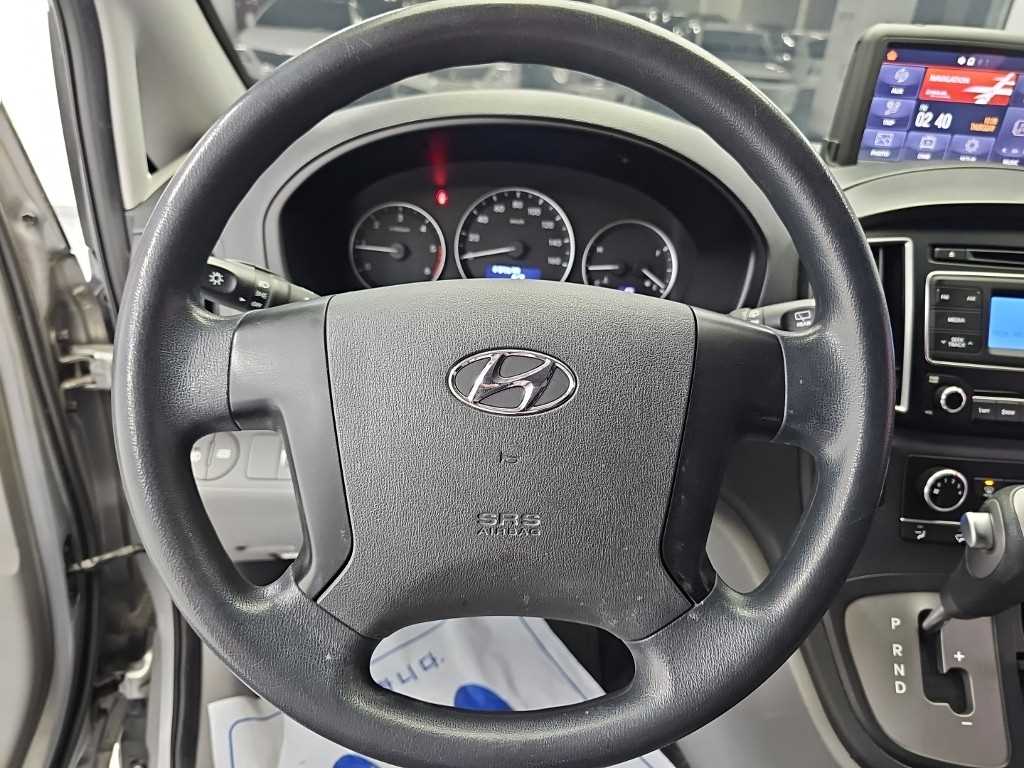Hyundai Starex — photo 09