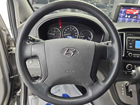Hyundai Starex — photo 09