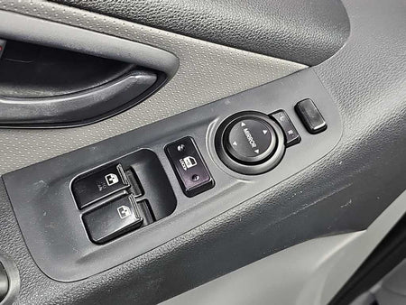 Hyundai Starex — photo 17