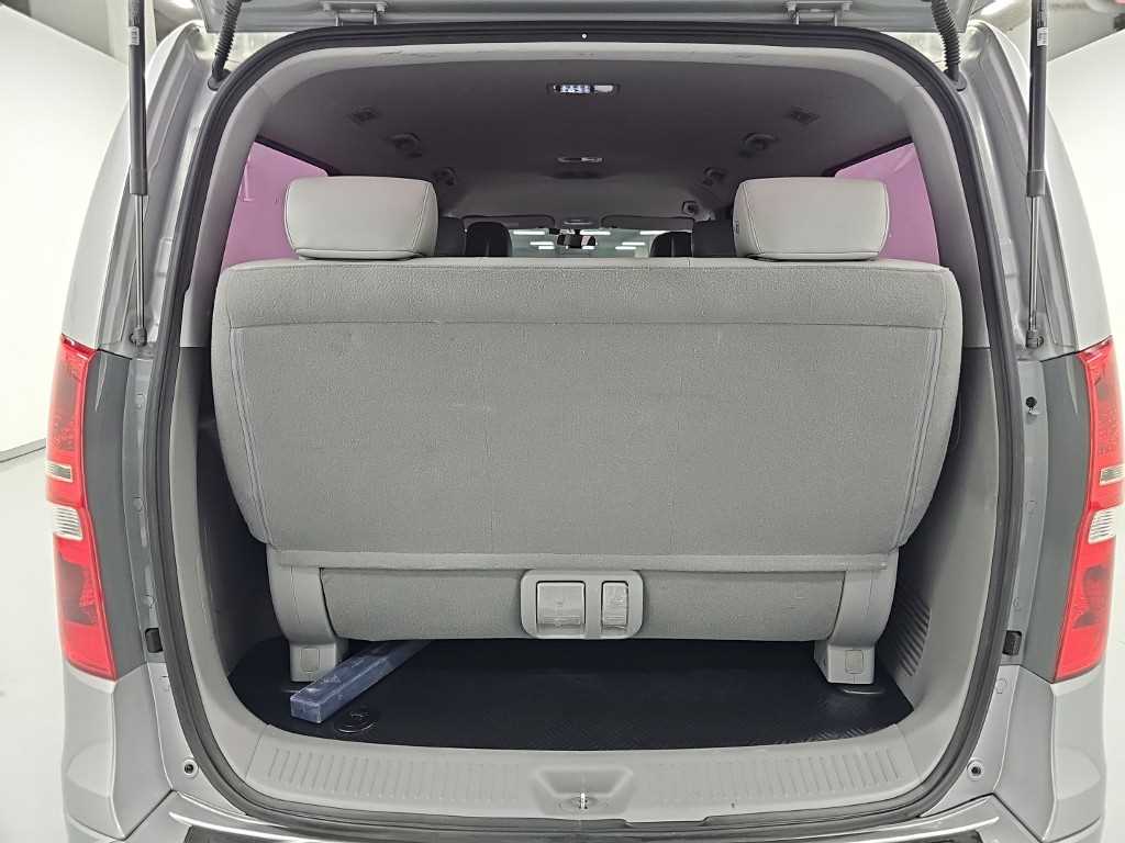 Hyundai Starex — photo 18