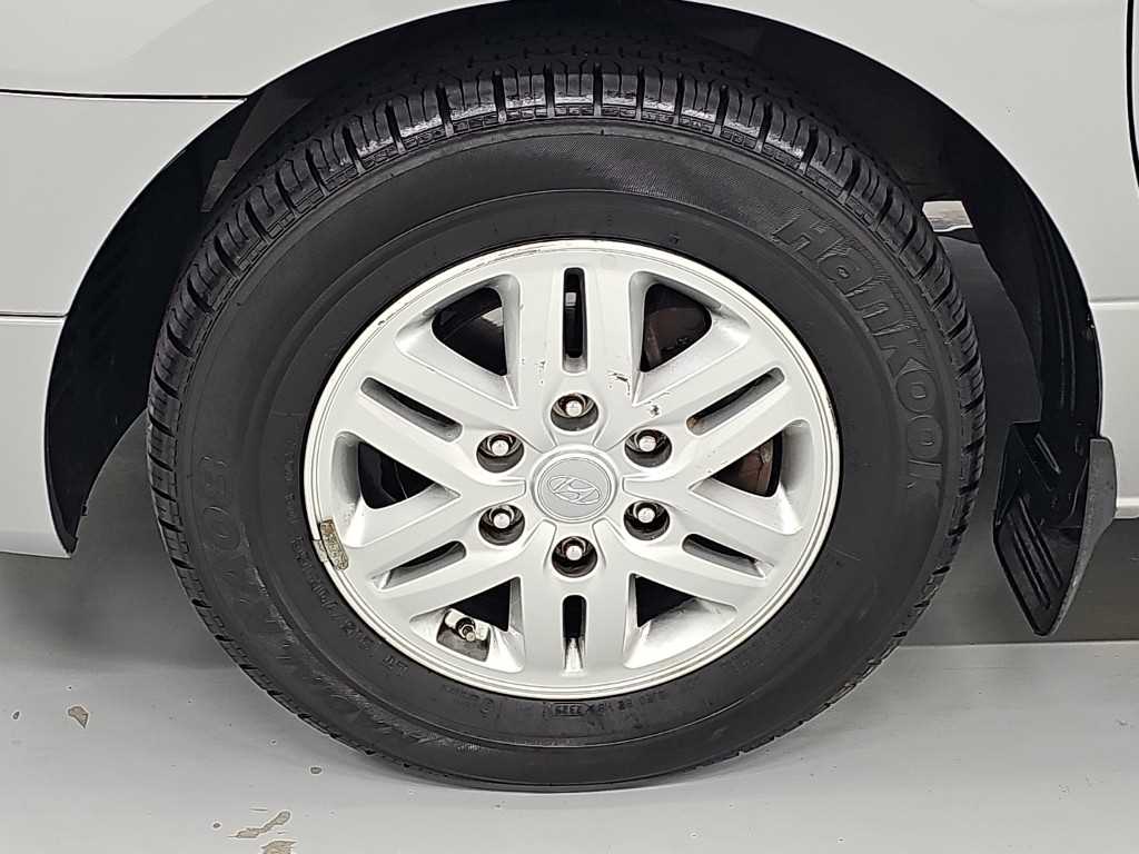Hyundai Starex — photo 19