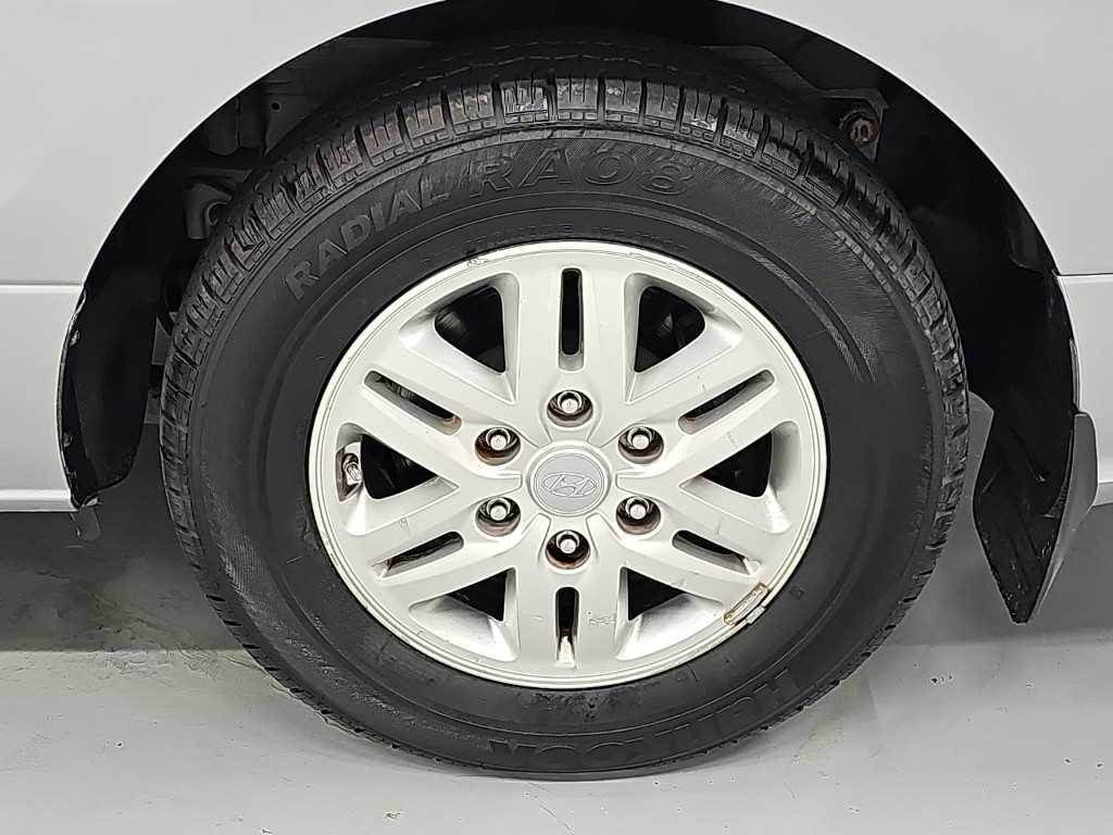 Hyundai Starex — photo 20