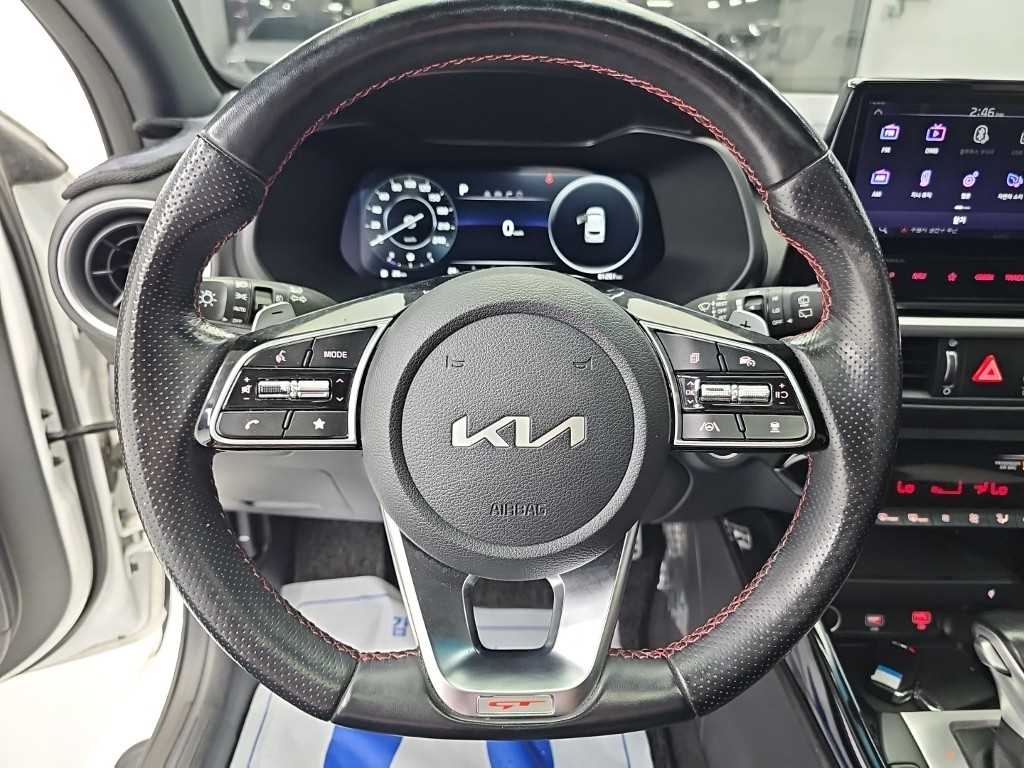 Kia K3 — photo 09