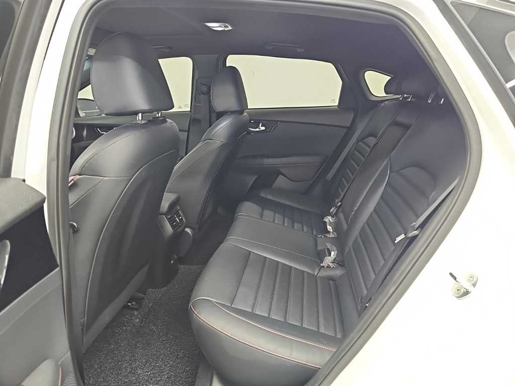 Kia K3 — photo 12