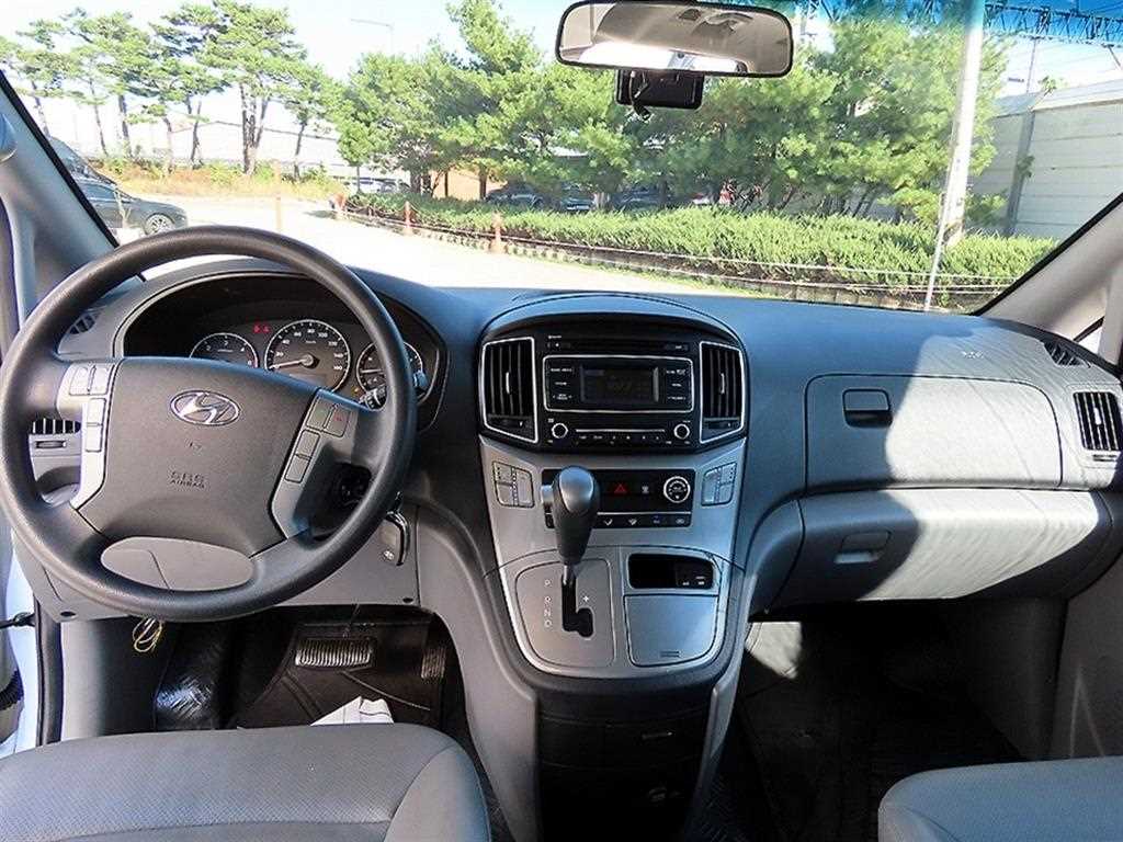 Hyundai Starex — photo 08