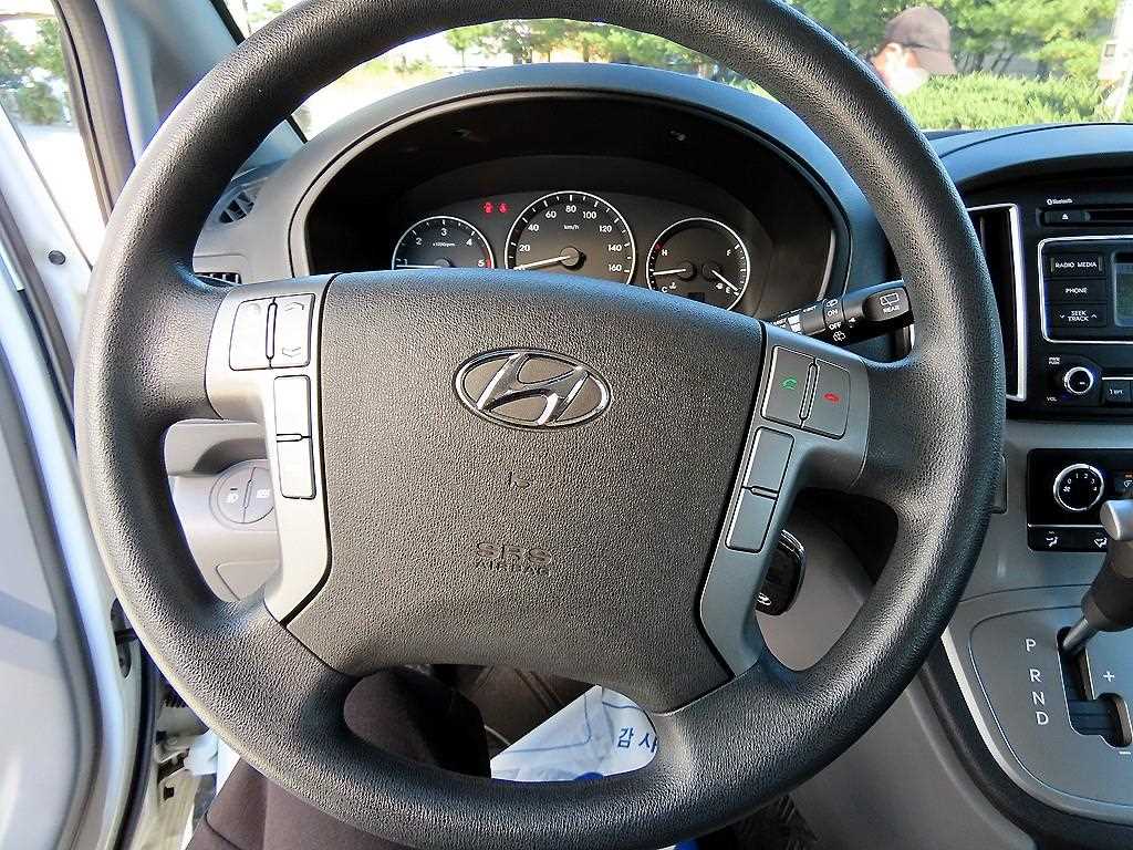 Hyundai Starex — photo 09