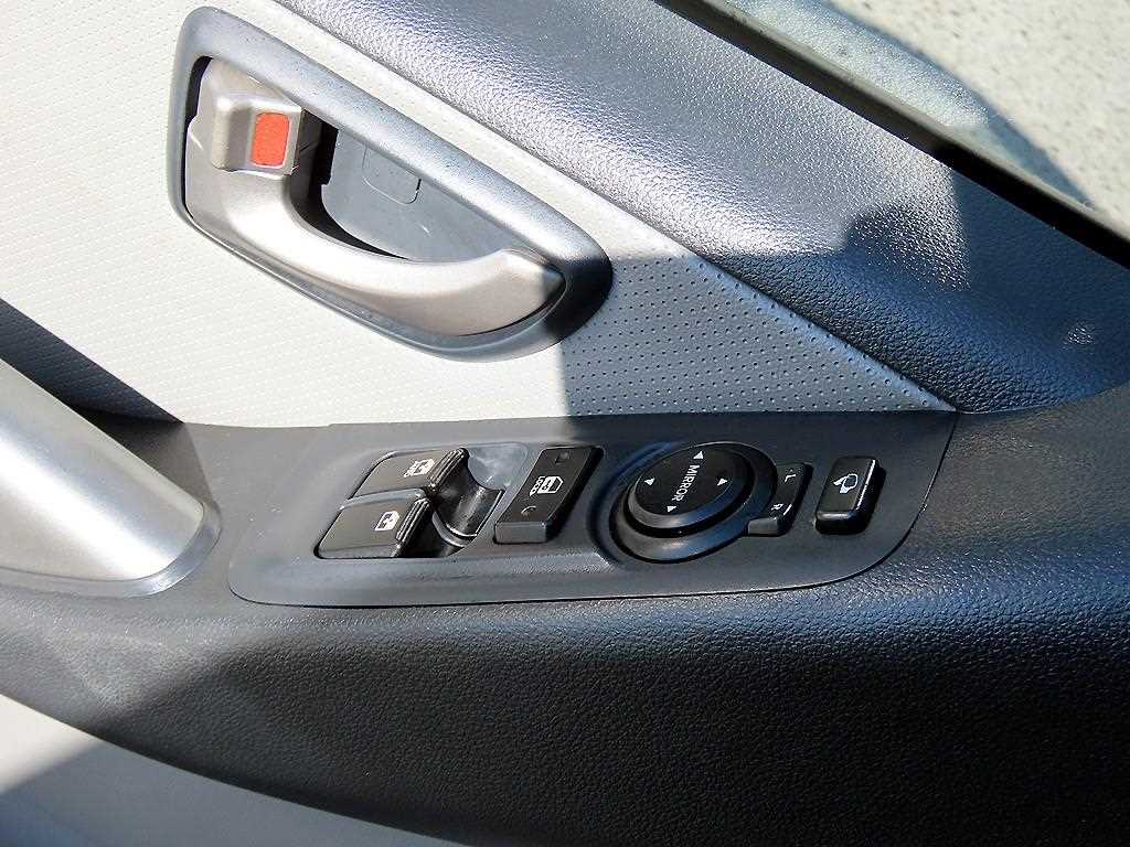 Hyundai Starex — photo 12