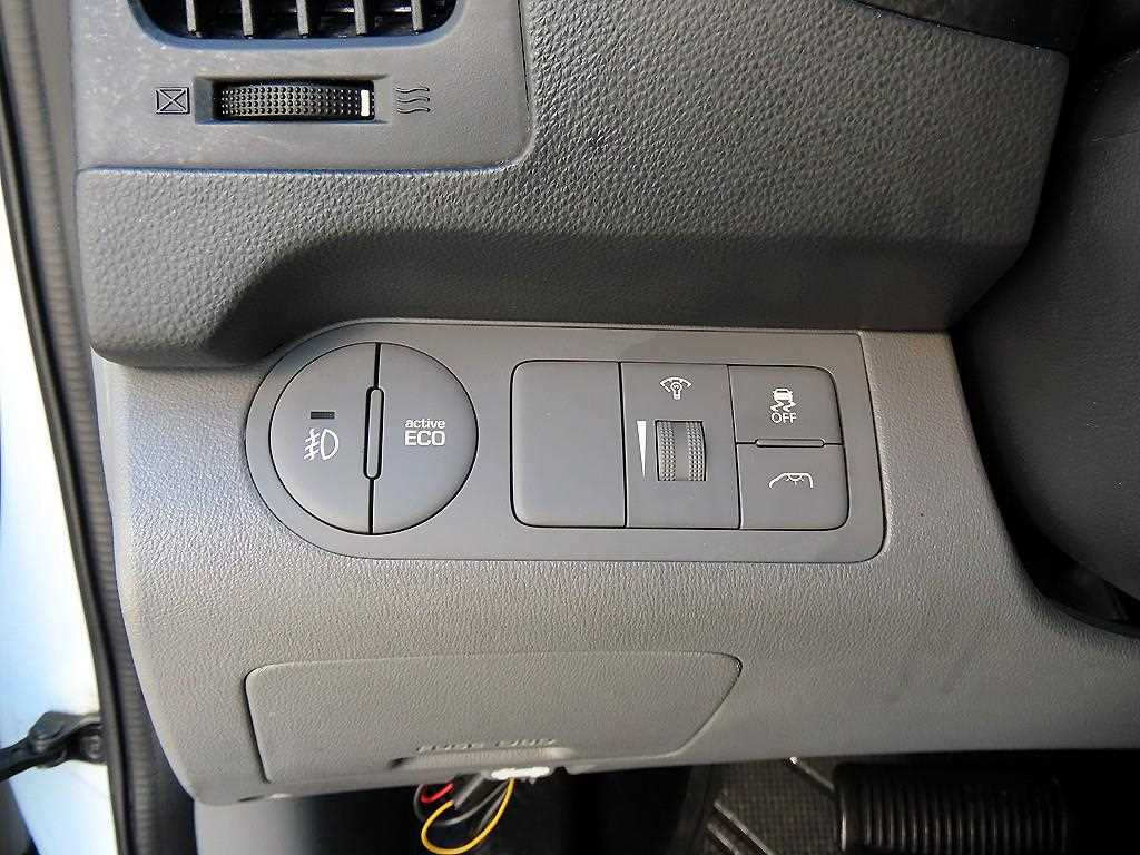 Hyundai Starex — photo 13