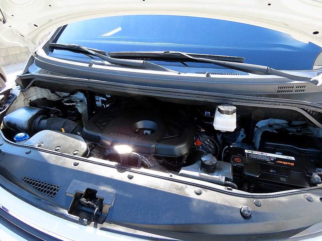Hyundai Starex — photo 17