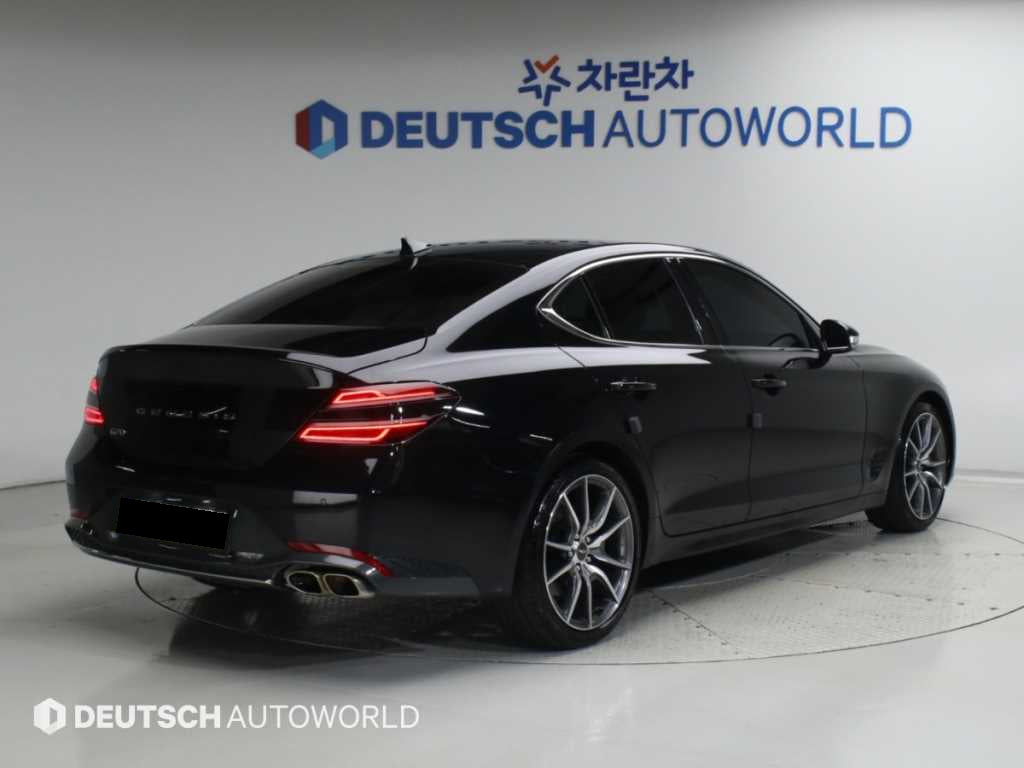 Genesis G70 — photo 02