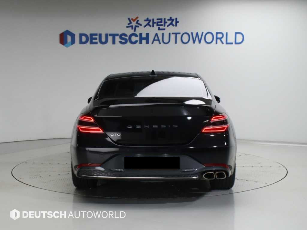Genesis G70 — photo 04