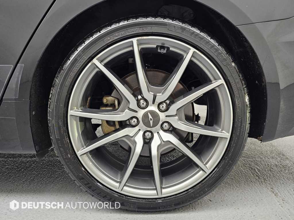 Genesis G70 — photo 05