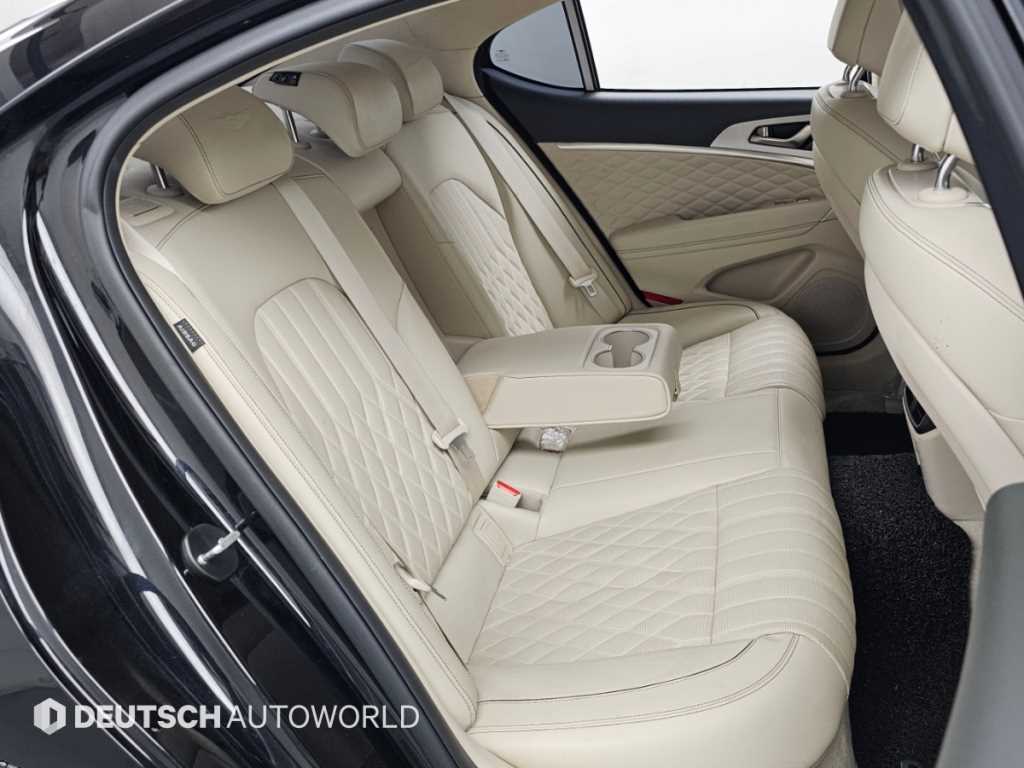 Genesis G70 — photo 12