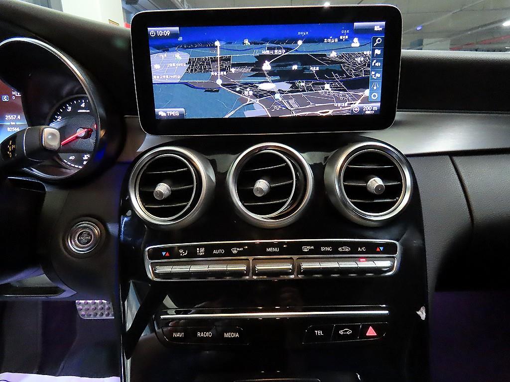 Mercedes-Benz C-Class — photo 16