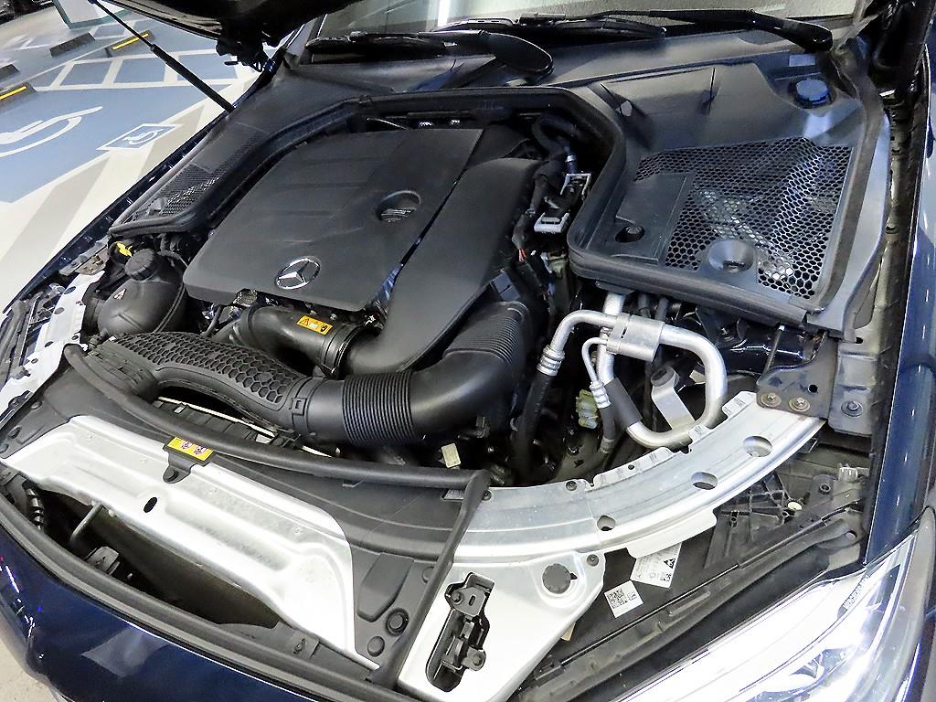 Mercedes-Benz C-Class — photo 19