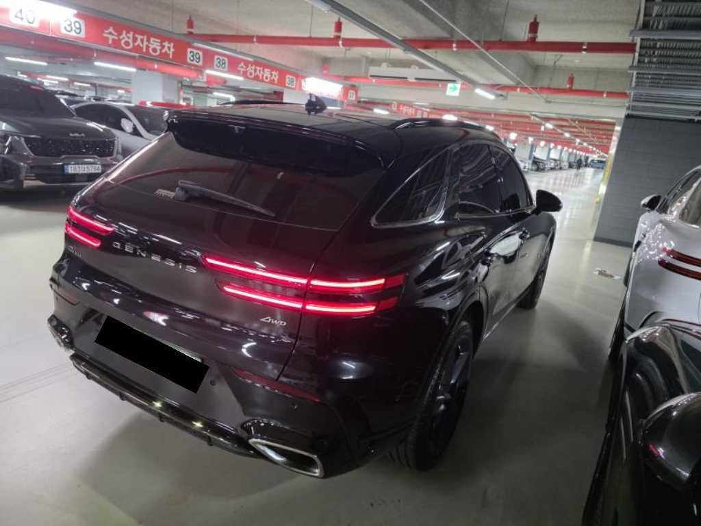 Genesis GV70 — photo 06