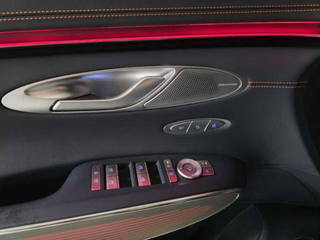 Genesis GV70 — photo 09