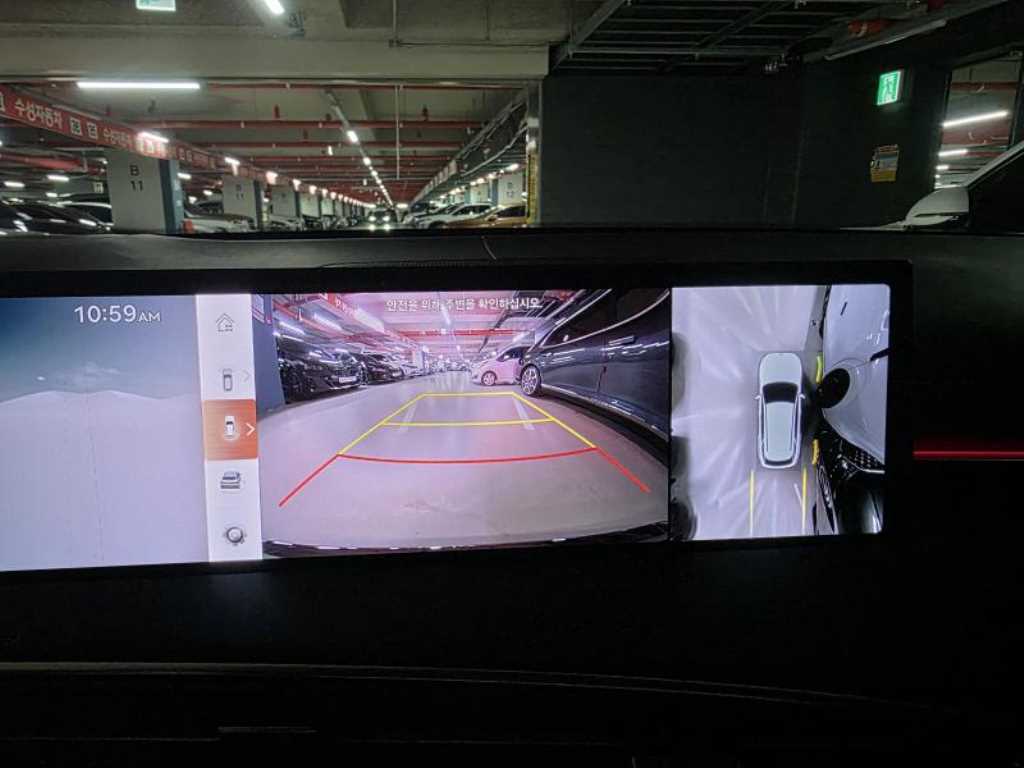 Genesis GV70 — photo 11