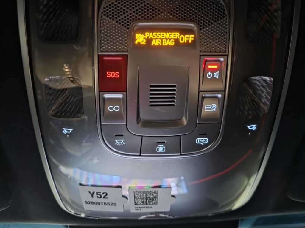 Genesis GV70 — photo 13