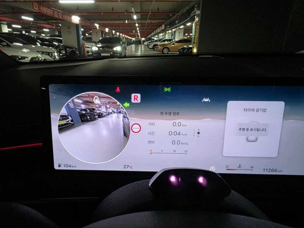 Genesis GV70 — photo 14