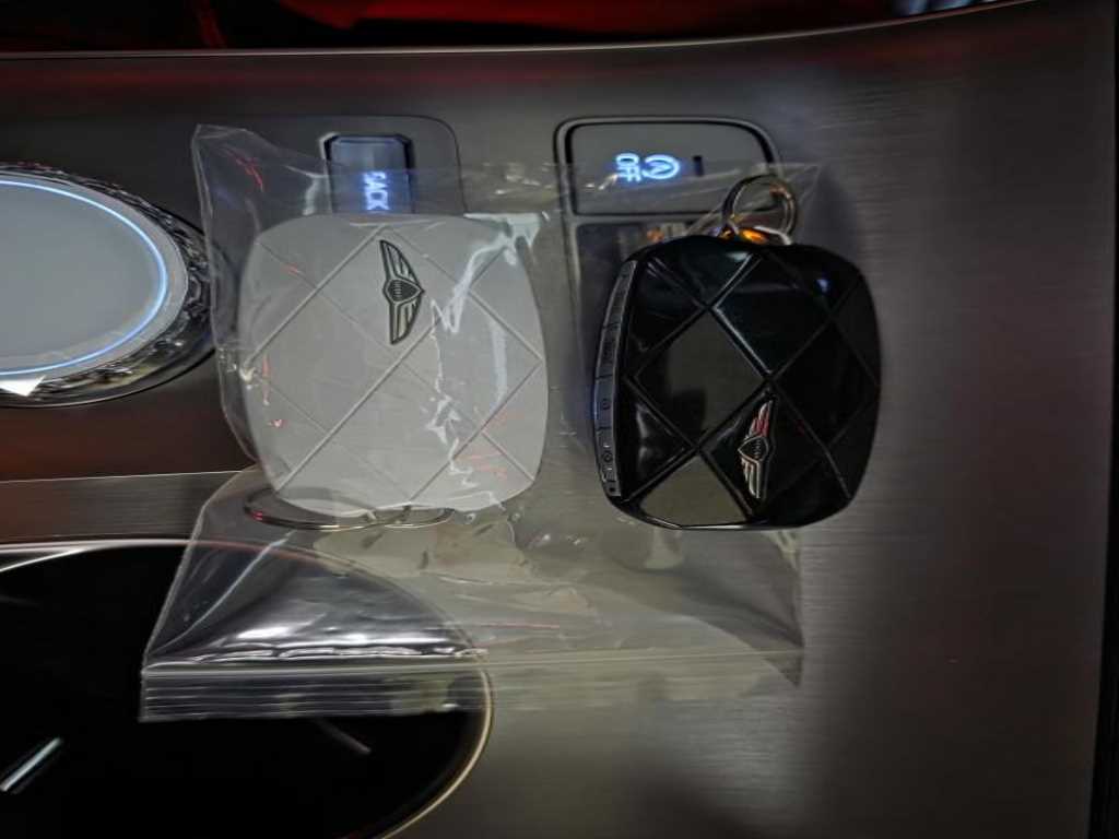 Genesis GV70 — photo 20