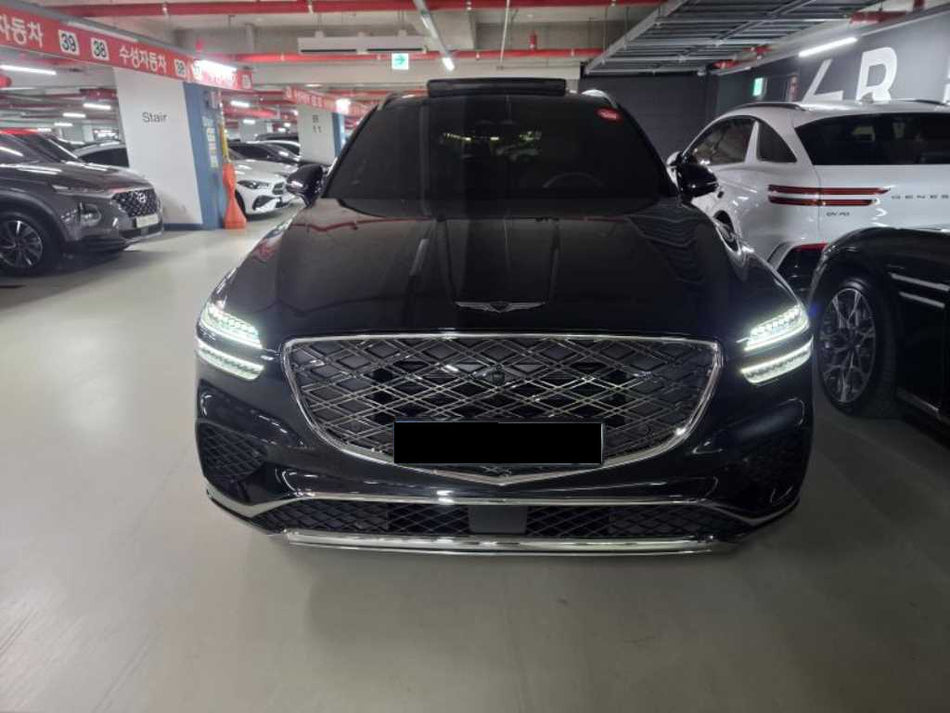 Genesis GV70 — photo 01