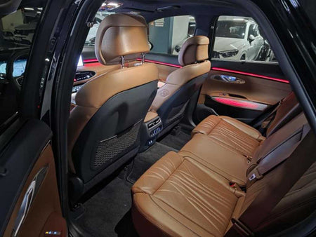 Genesis GV70 — photo 08