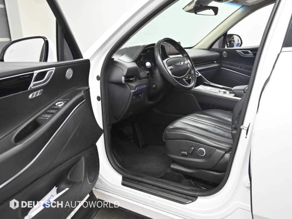 Genesis GV80 — photo 11