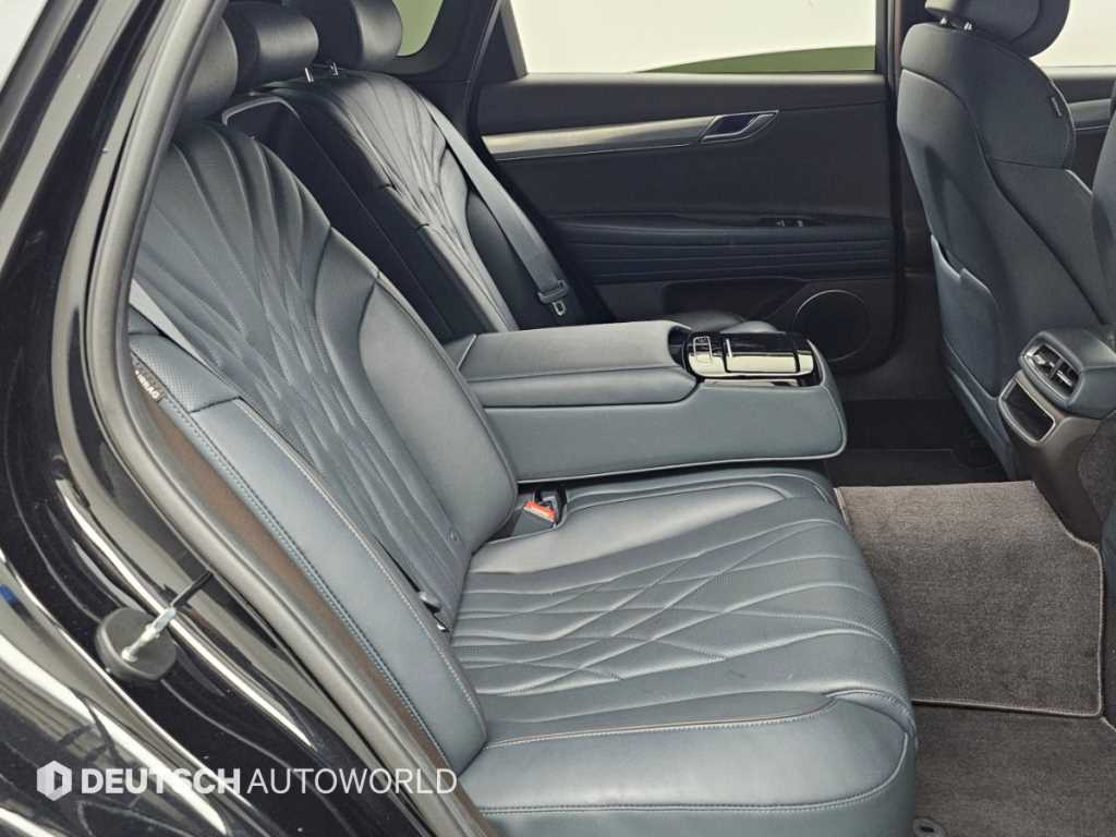 Genesis G80 — photo 12