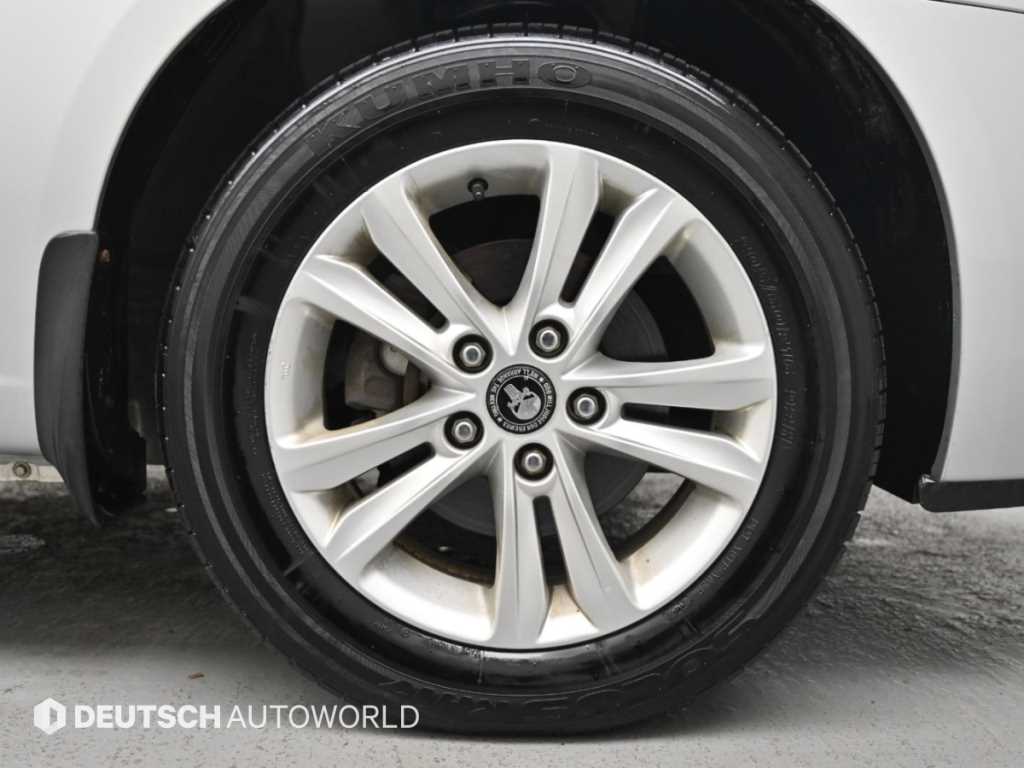 Kia Carens — photo 05