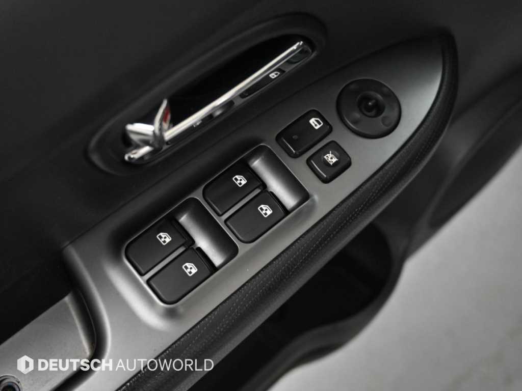 Kia Carens — photo 17