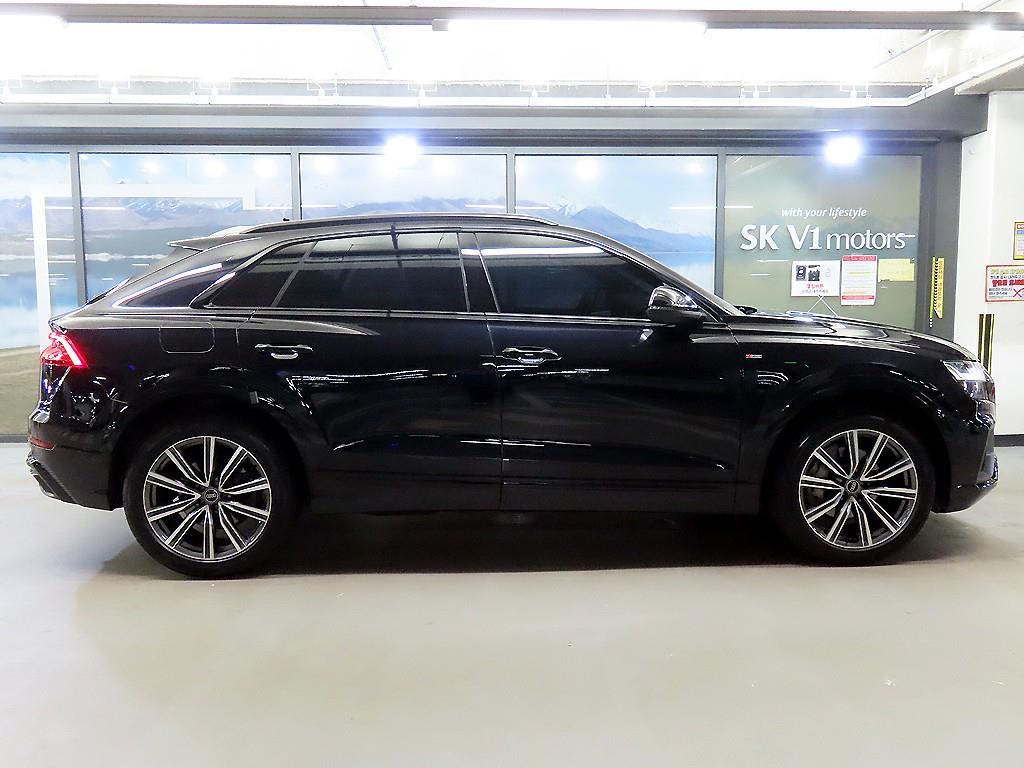 Audi Q8 — photo 03
