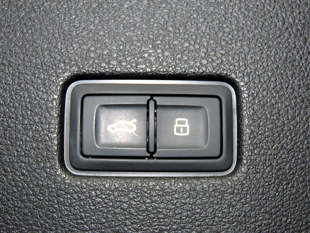 Audi Q8 — photo 15
