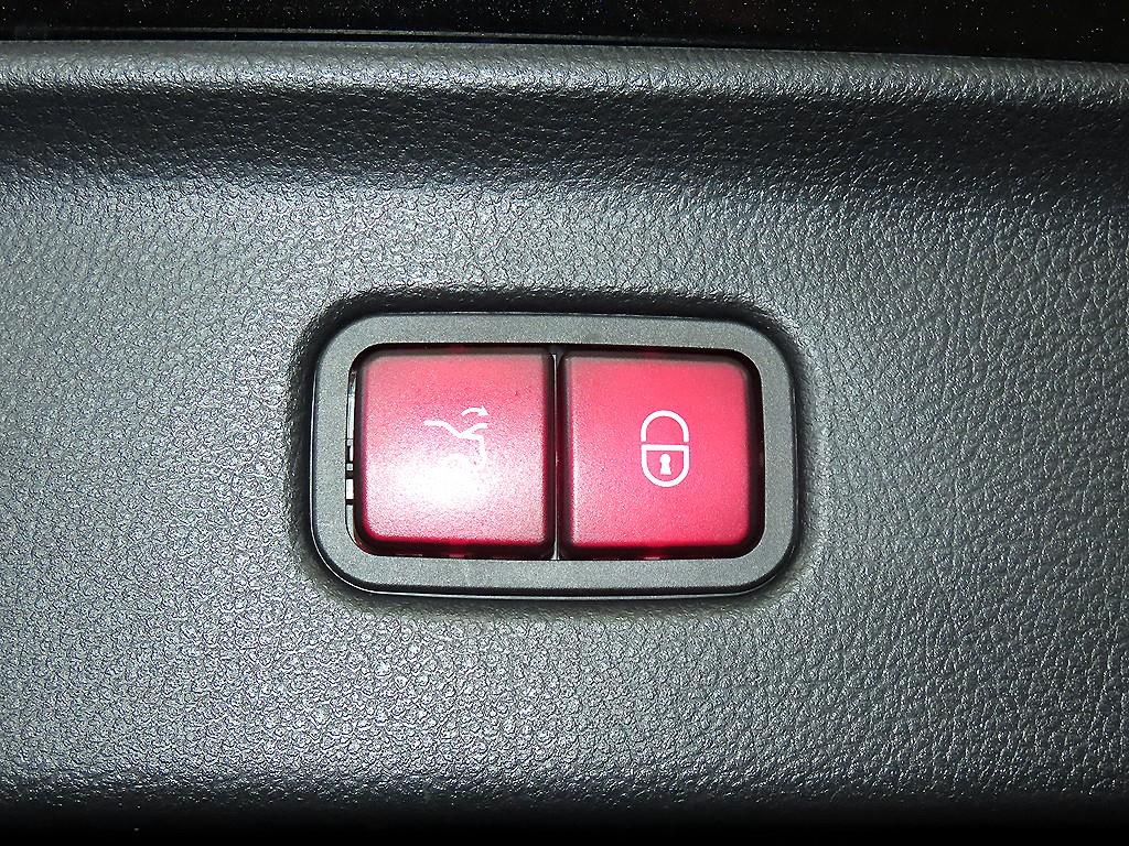 Mercedes-Benz S-Class — photo 15