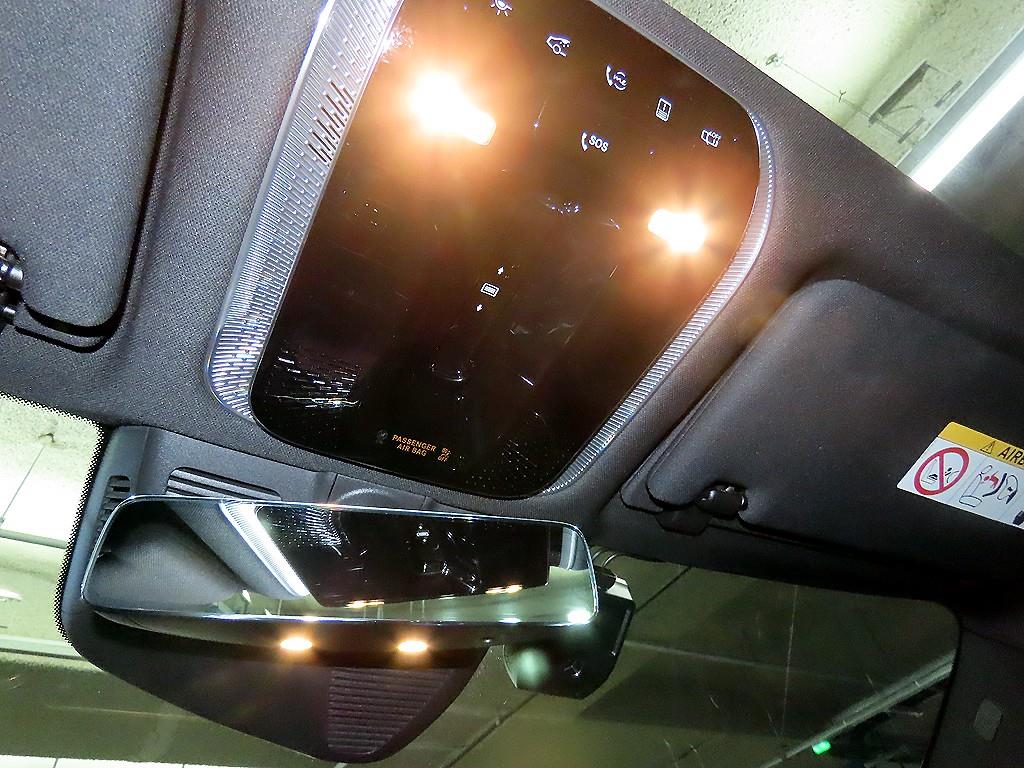 Mercedes-Benz S-Class — photo 16