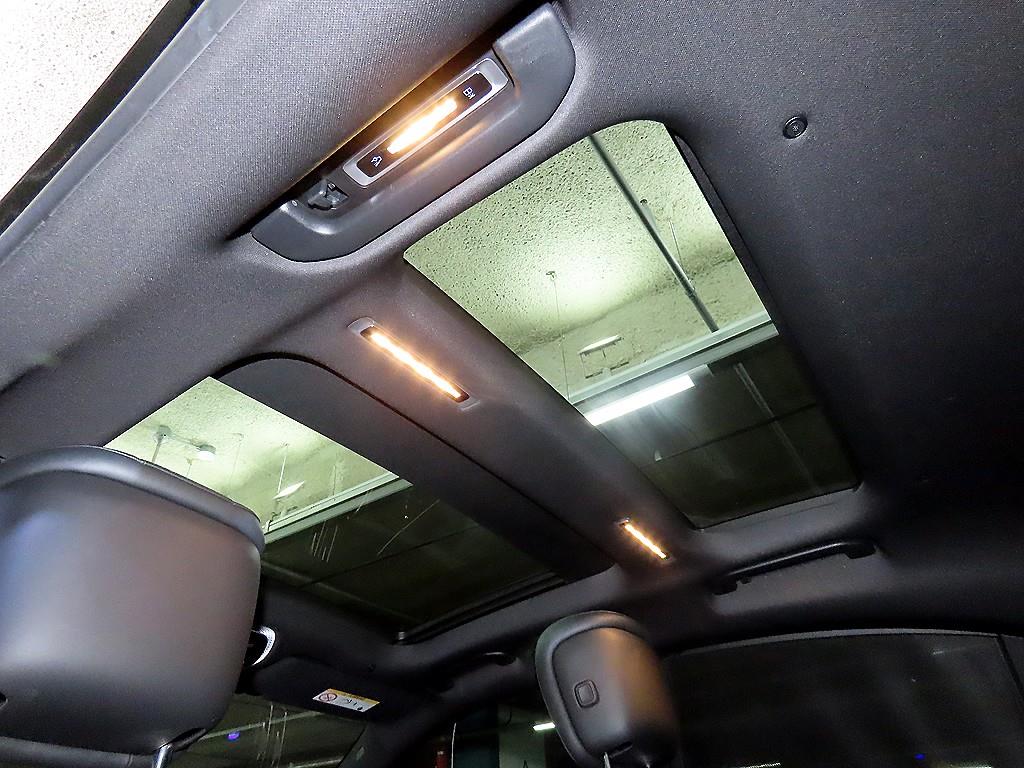 Mercedes-Benz S-Class — photo 17