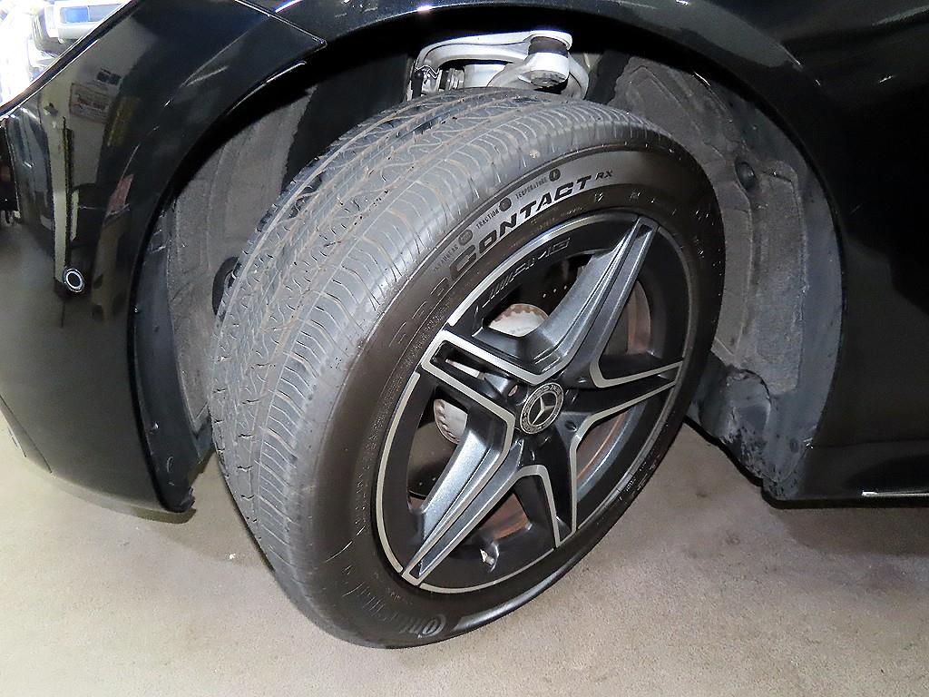 Mercedes-Benz S-Class — photo 20