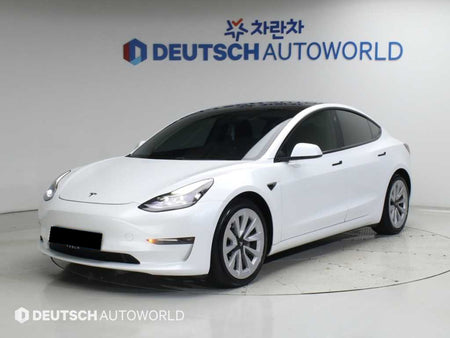 Tesla Model 3 — photo 01