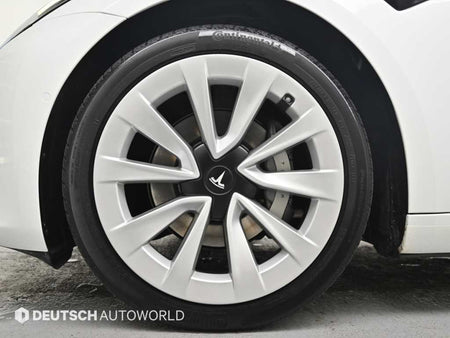 Tesla Model 3 — photo 05