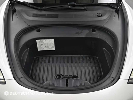 Tesla Model 3 — photo 06