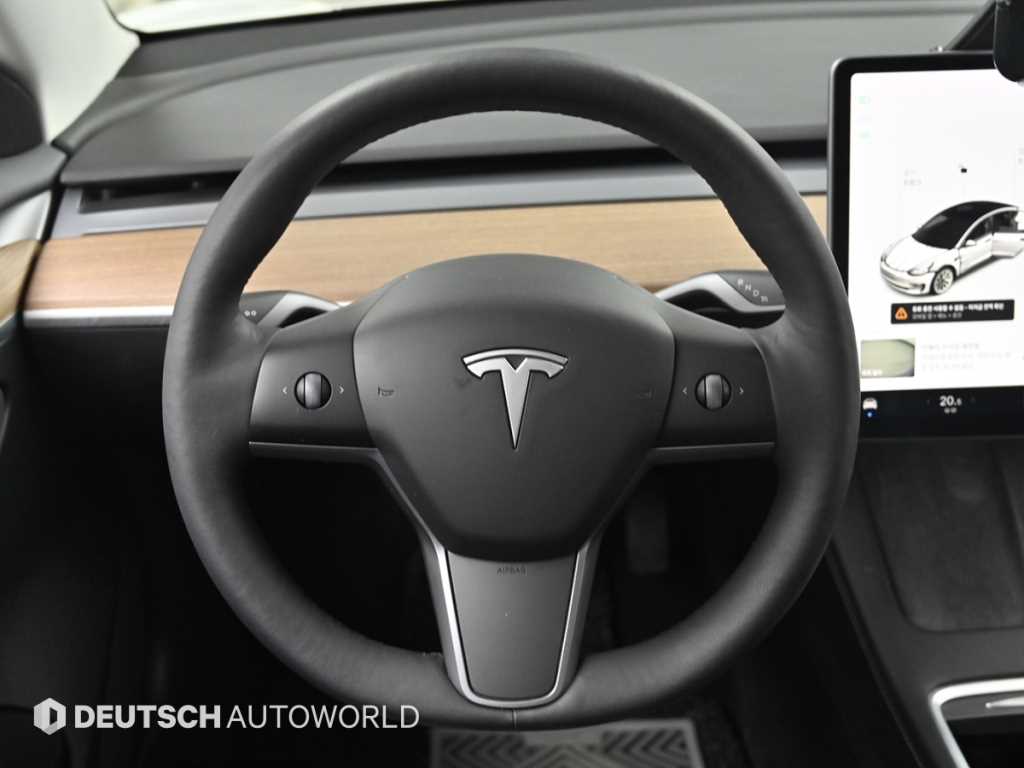 Tesla Model 3 — photo 13