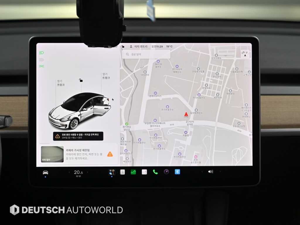 Tesla Model 3 — photo 14