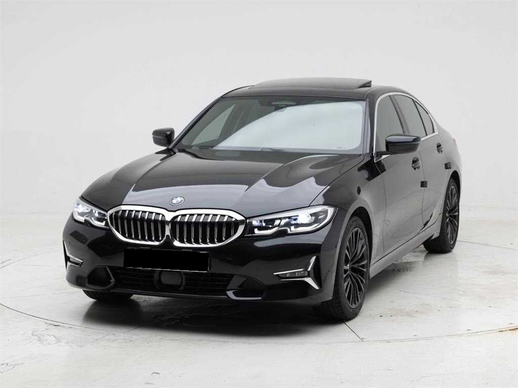 BMW 3-Series — photo 01