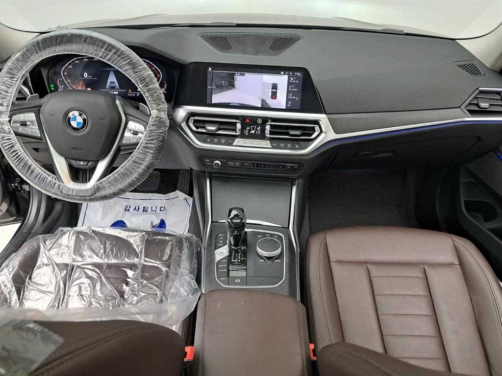 BMW 3-Series — photo 06
