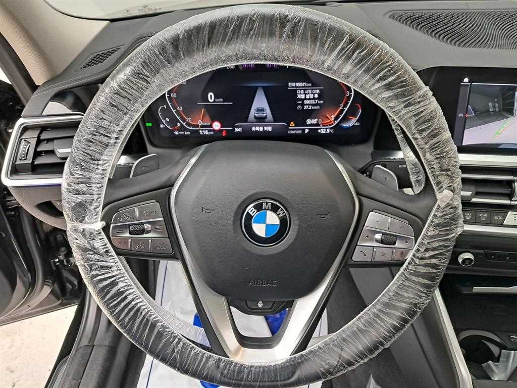 BMW 3-Series — photo 07
